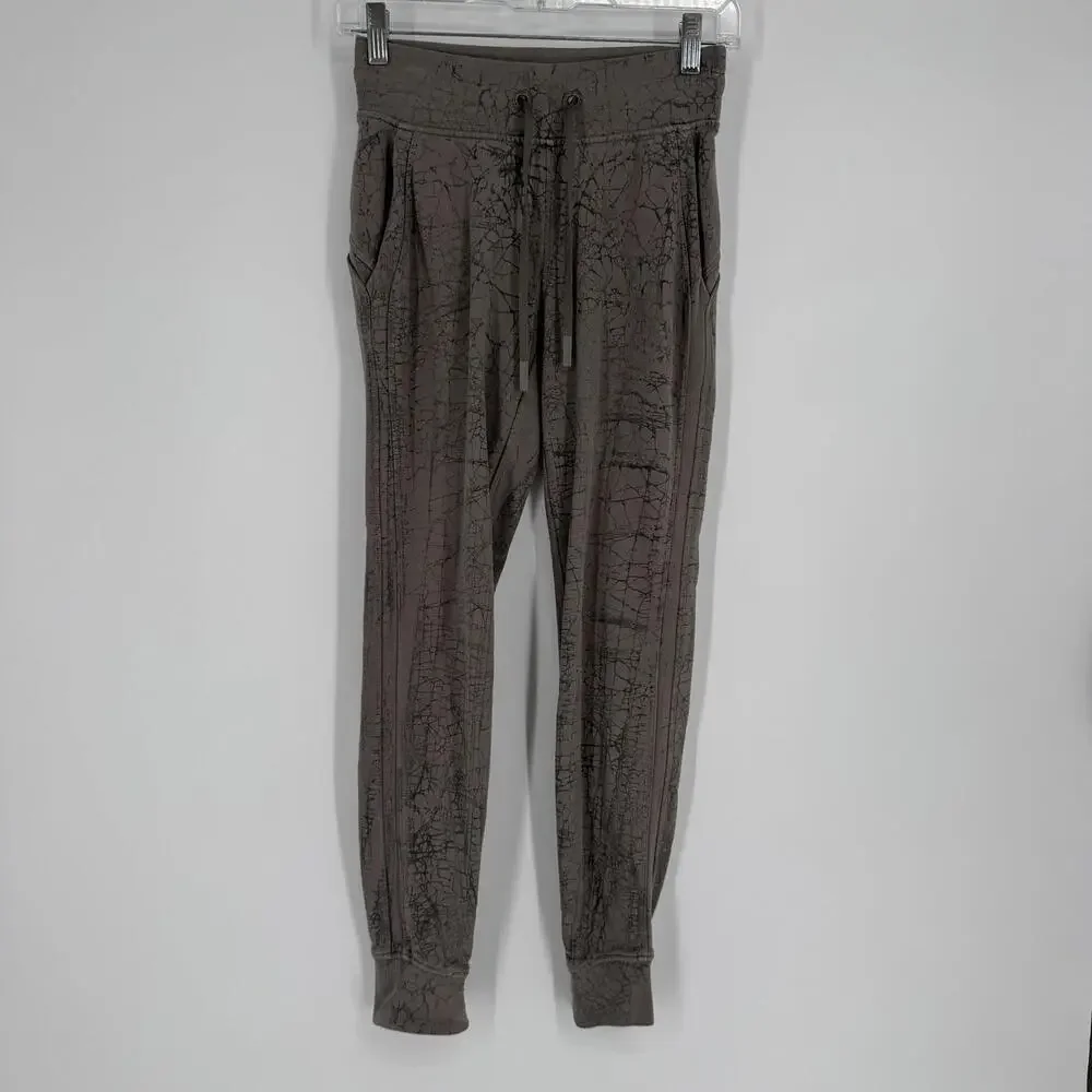 Lululemon Pants 2 brown joggers high rise sweatpants athletic athleisure preppy